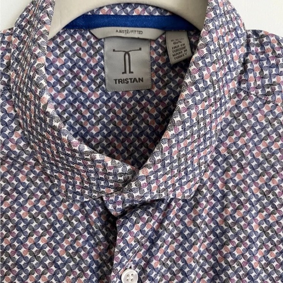 Men's Patterned Button-Up Shirt - Picture 2 of 3
